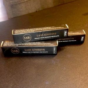 Eyelash glue for eyelashes extensions